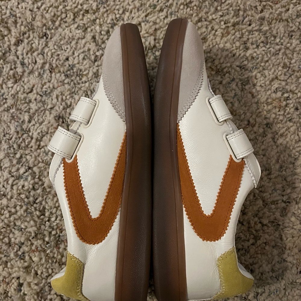 Brand new Sam Eldeman Velcro Sneakers - Picture 4 of 7